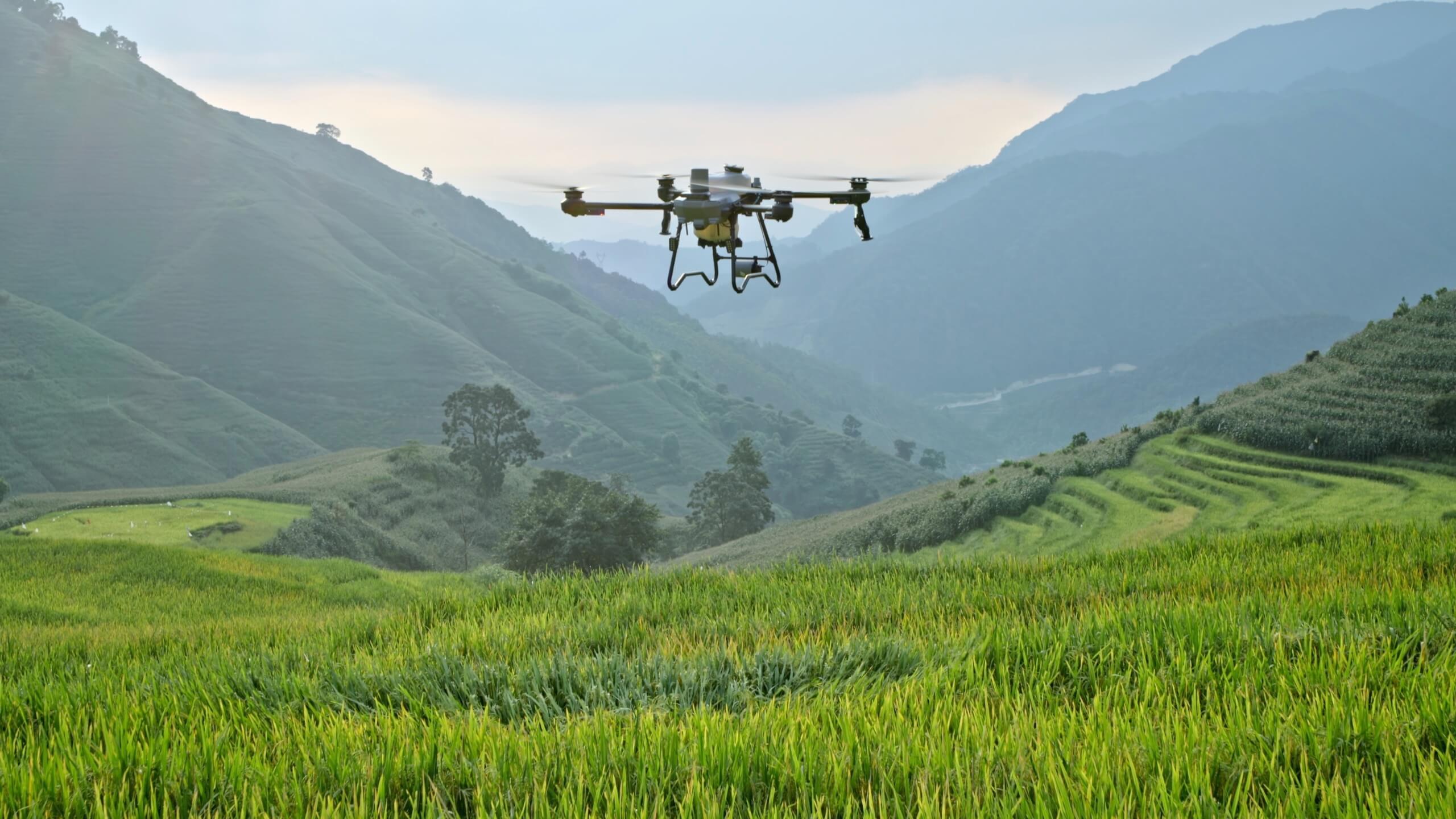 DJI Agras T25P en vuelo